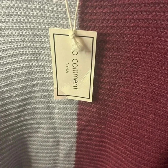 Burgundy and gray junior sweater. - Picture 5 of 6